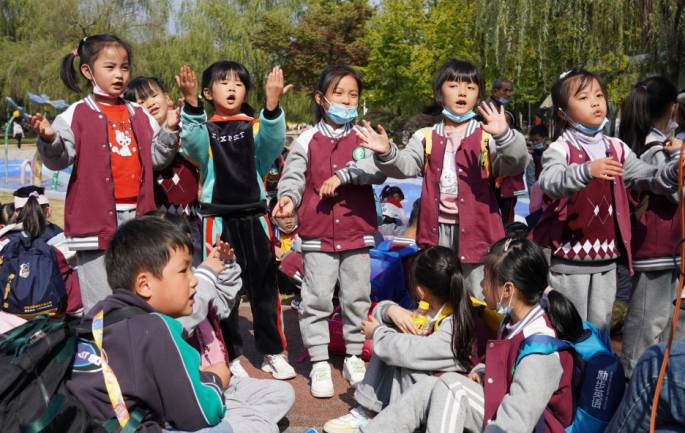 燕子矶中心小学召开四月师德师风警示教育培训会_html_m31d5b98e.png