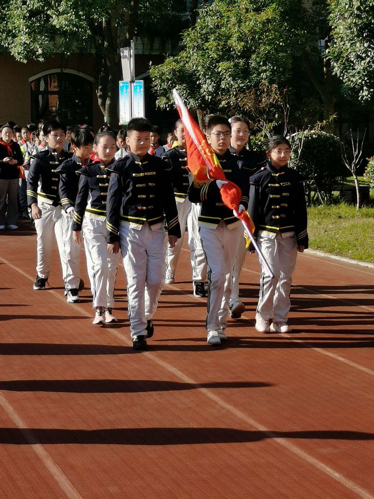 课题研究是推动教学不断前行和发展的动力_html_m3358390e.jpg