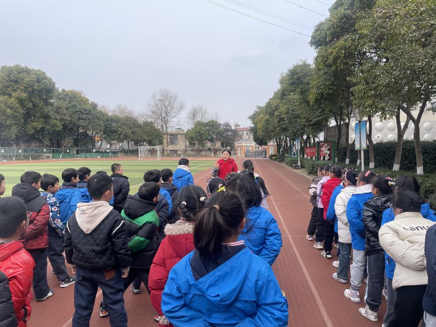 报道_html_1855c148.jpg