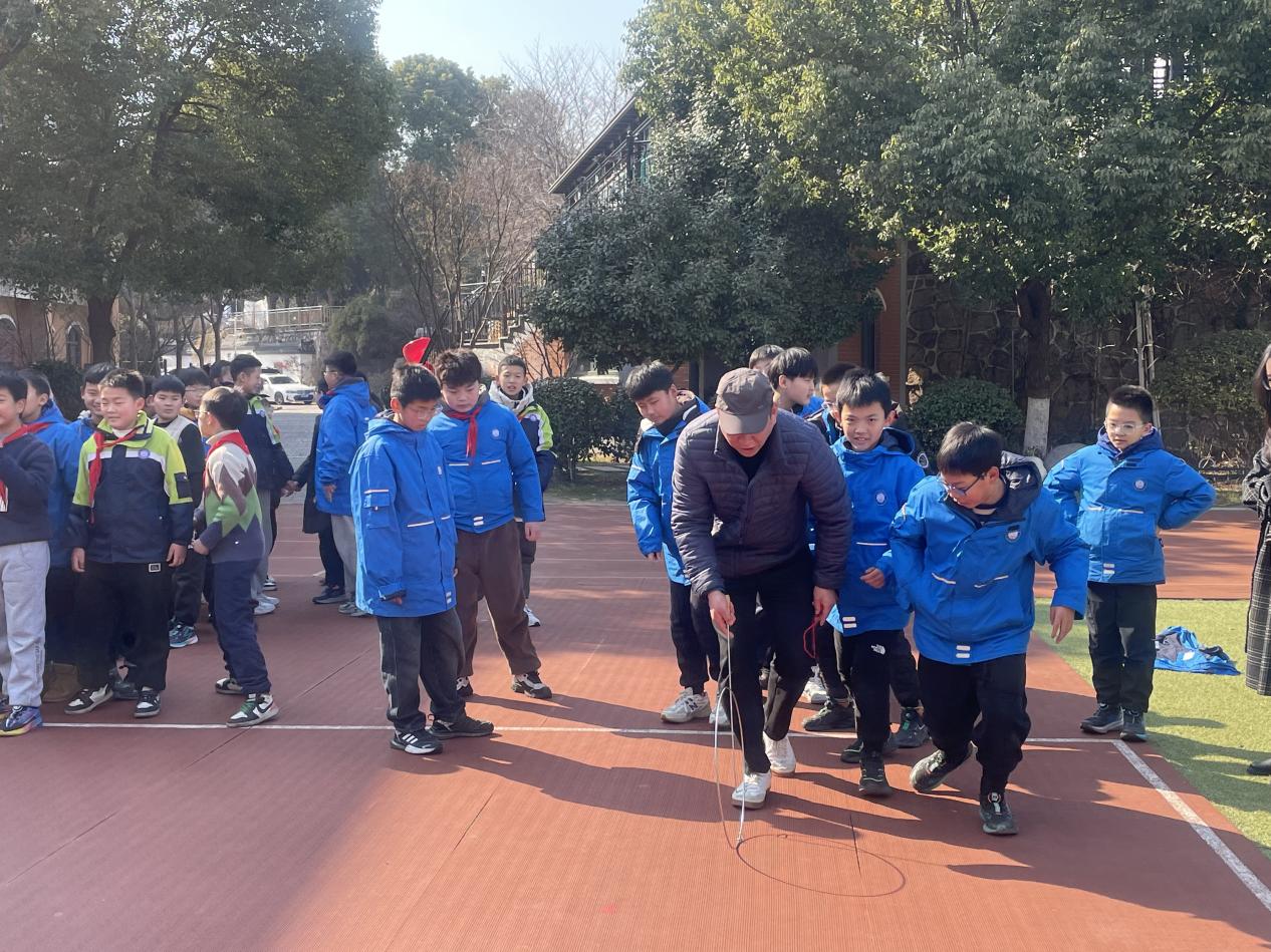 阳光体育 向阳生长——215专项行动  幕小已行动_html_cd4ce1.jpg