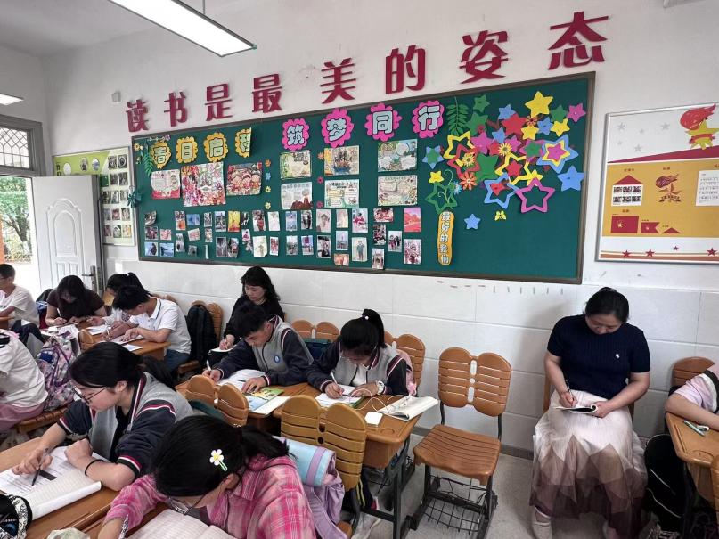 六年级视导报道_html_203f4bfb.jpg