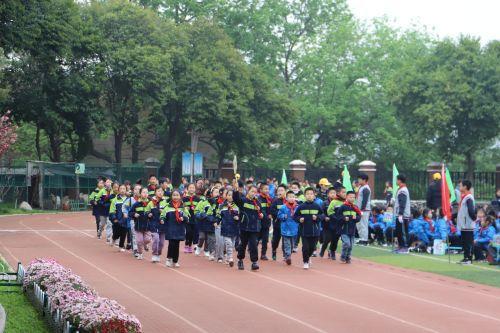 幕府山庄小学“阳光运动 快乐成长”春季运动会(2)(1)_html_5a673596.jpg