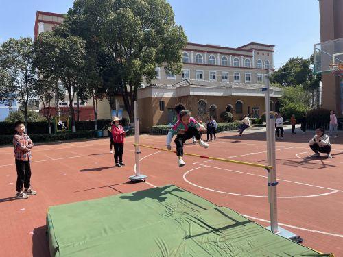 幕府山庄小学“阳光运动 快乐成长”春季运动会(2)(1)_html_md6918f3.jpg