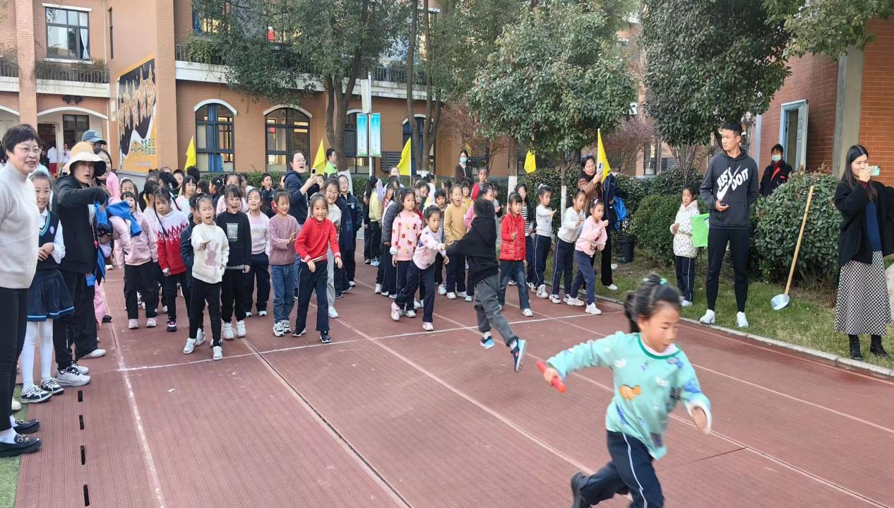 幕府山庄小学第六届冬季运动会(1)_html_7eef55ec.jpg