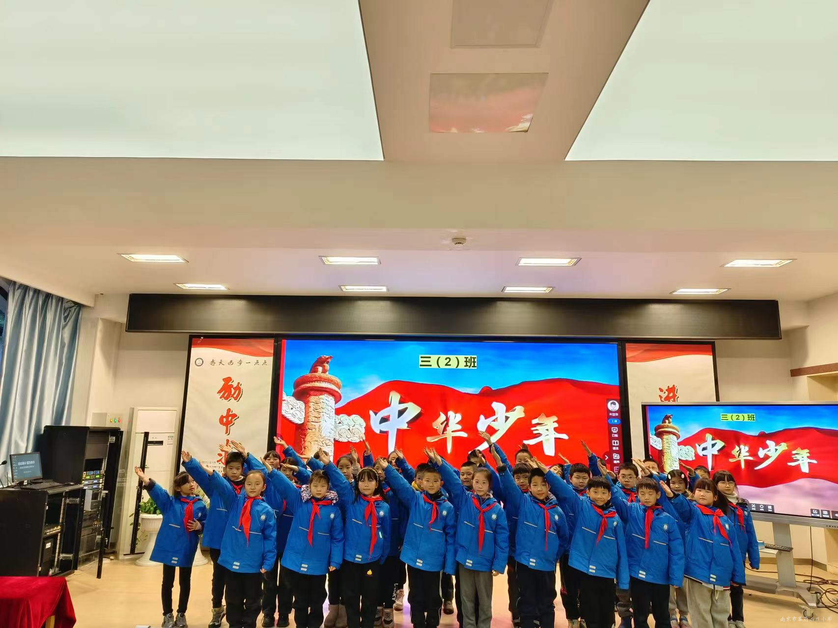 三2班.jpg