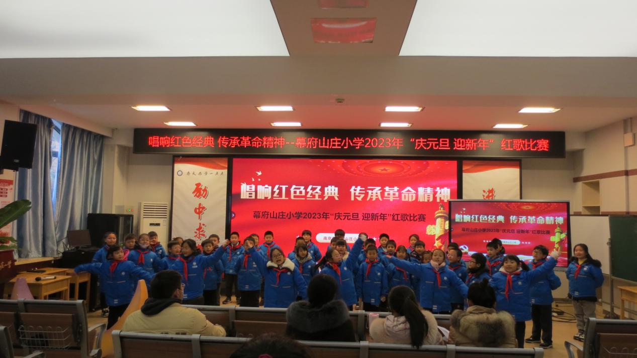 唱响红色经典 传承革命精神 红歌报道_html_35c56cf4.jpg