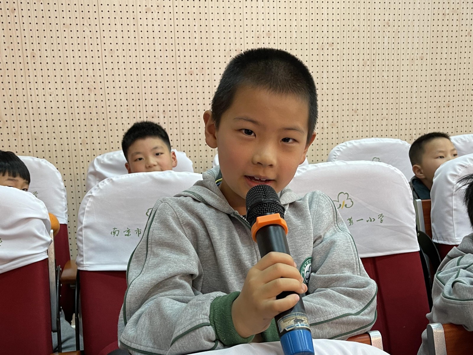 学生1.jpg