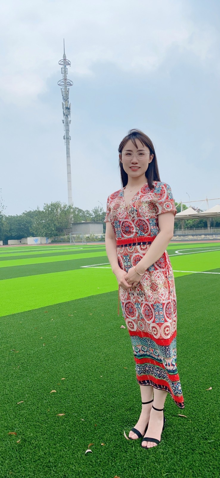 施诗照片.jpg
