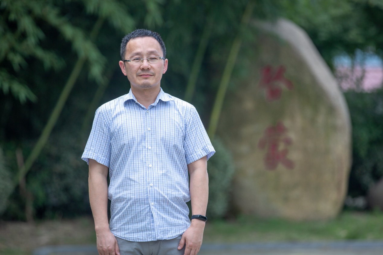 (姚素）以身作则用心育人_html_69ddc9b8.jpg