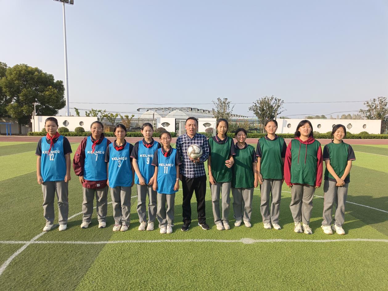 闭幕式新闻稿_html_m15789aa5.jpg