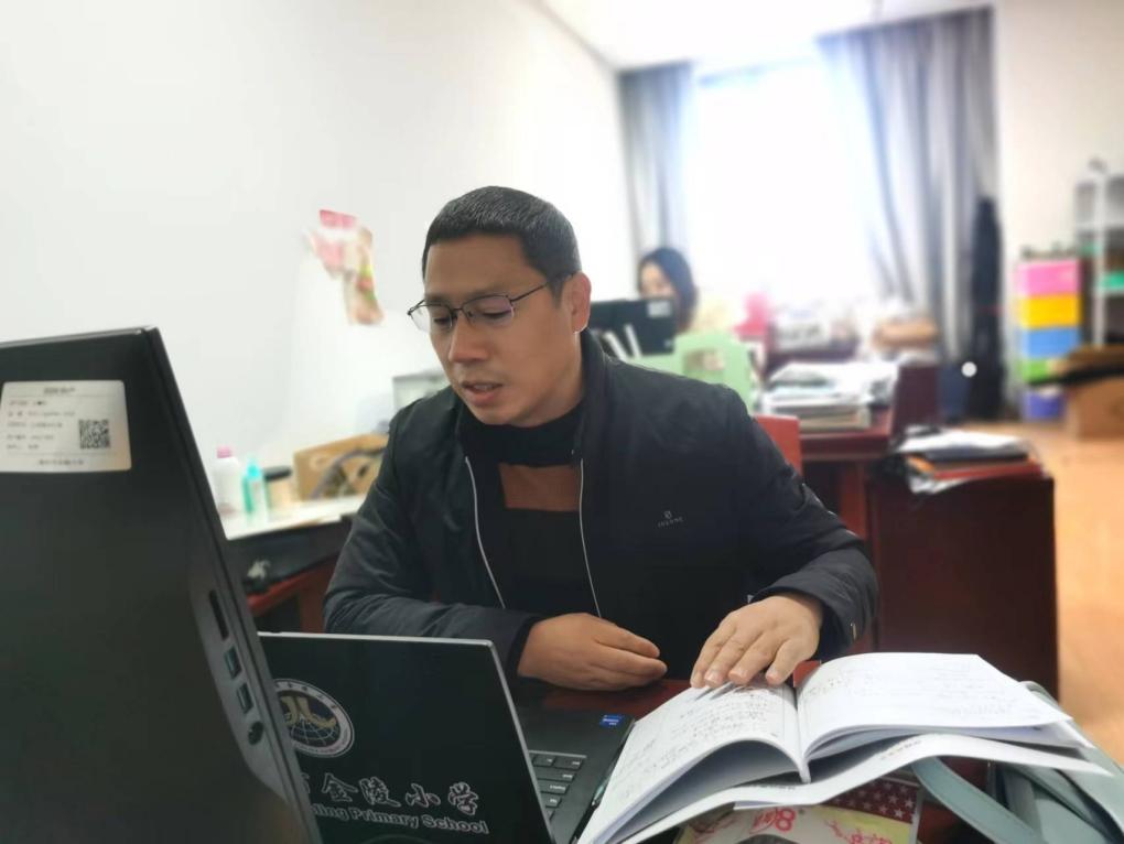 生活中的算法——记栖霞区第十四周小学信息科技主题研修活动1_html_52d09710.jpg
