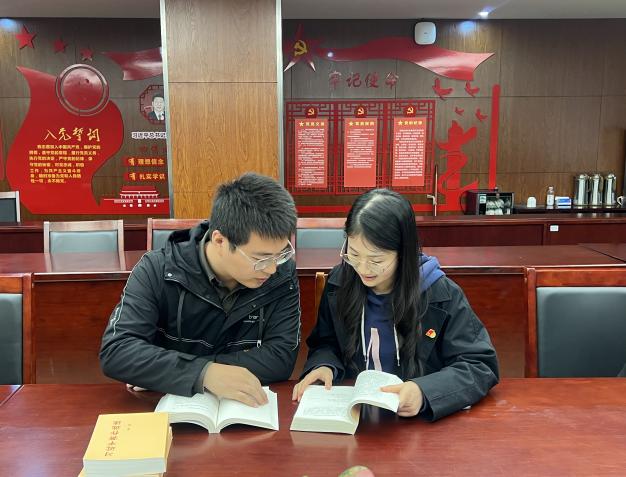 【石抱树·先锋行】(主题党日)“学思想·我来讲”——记金陵小学和园校区第一党支部书记领学与读书交流会_html_m44e7db9.jpg