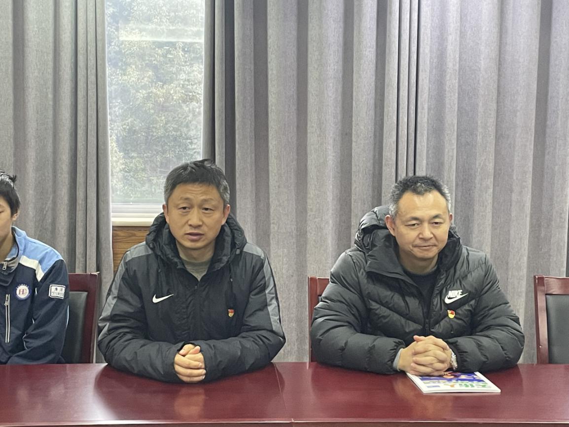 情暖华电，相伴成长_html_2644180f.jpg