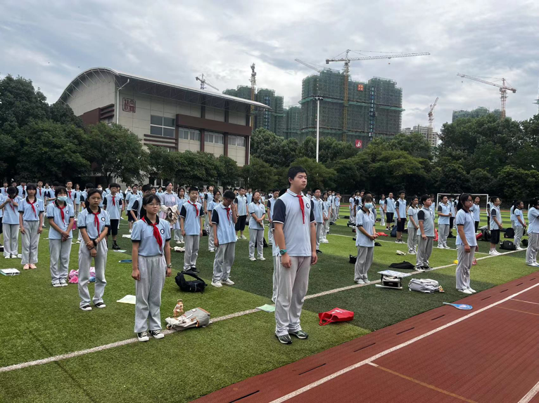 【尚真华电】硕果盈枝 收获成长——华电中学举办散学典礼_html_m5ae3d8f3.png