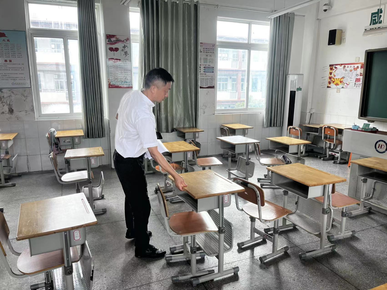 【尚真华电】硕果盈枝 收获成长——华电中学举办散学典礼_html_932fffd.png