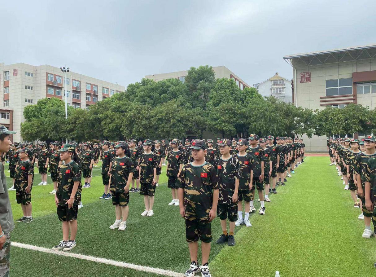 【尚真华电】军姿飒爽显风采，砥砺奋进正当时_html_m12d24f38.jpg