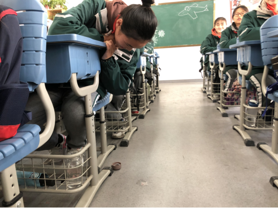 附中燕子矶 安全第一_html_5d224ed6.png