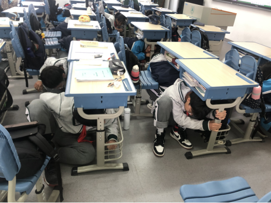 附中燕子矶 安全第一_html_m342eb0c8.png