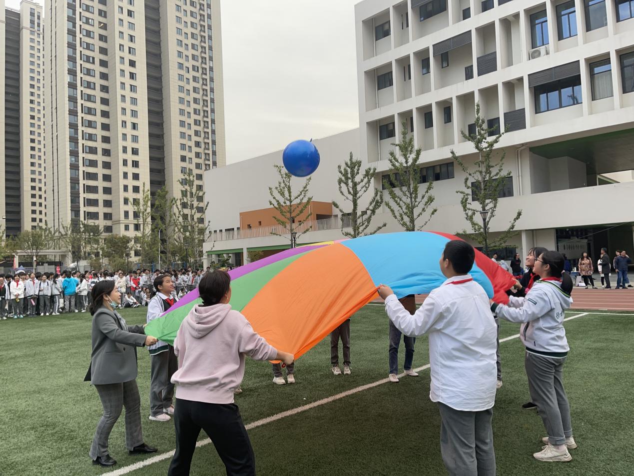 运动会新闻稿_html_378dc7d5.jpg