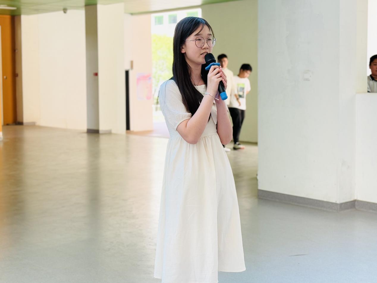 歌手新闻稿_html_m2595a1ae.jpg