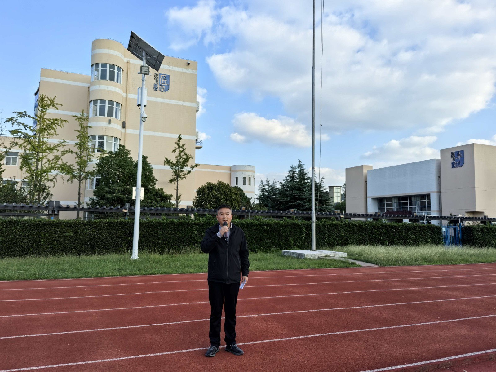 【卓越炼中】以练筑防，安全同行 —— 我校成功开展应急疏散演练