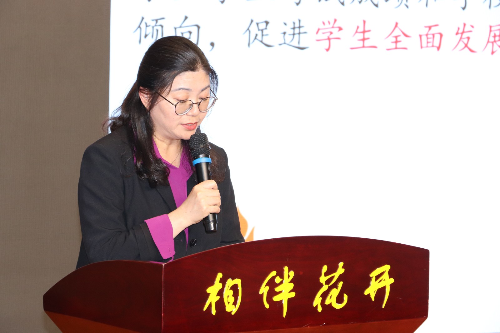 讲座.JPG