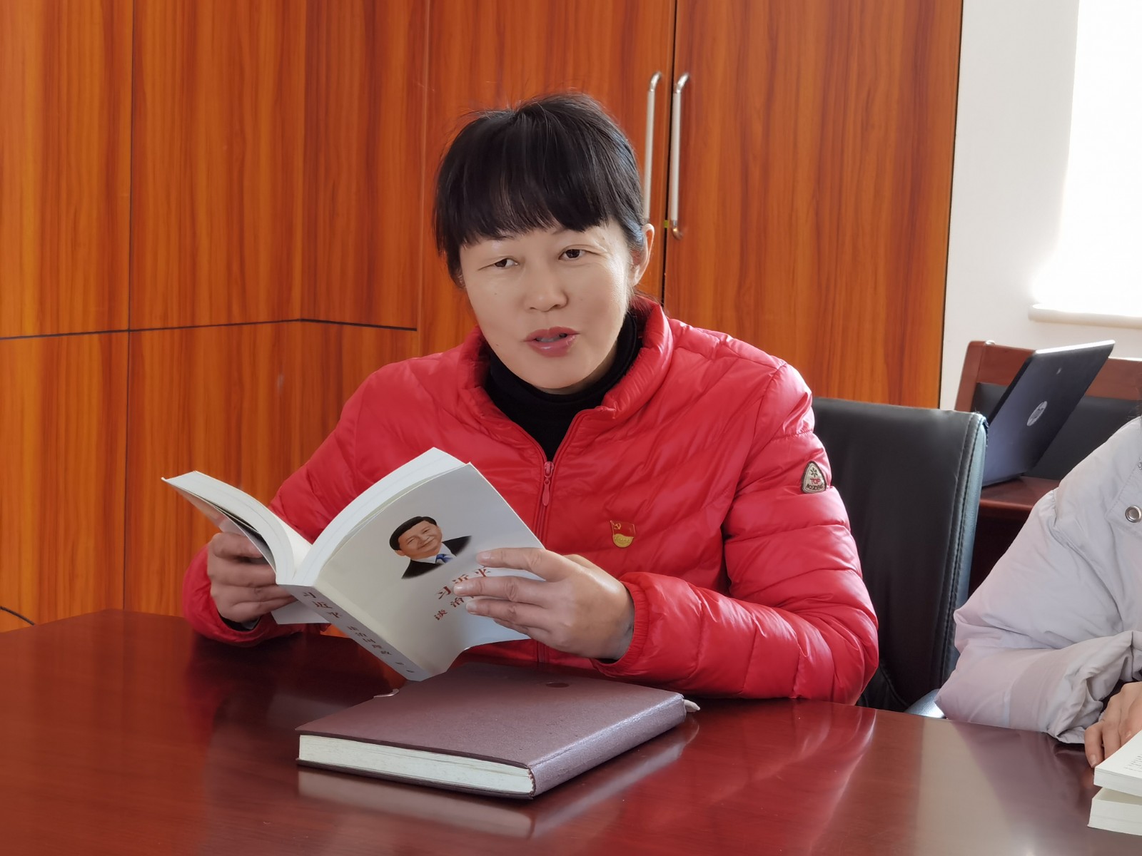 【花港一小】花港一小党支部学习《习近平谈治国理政》第三卷       