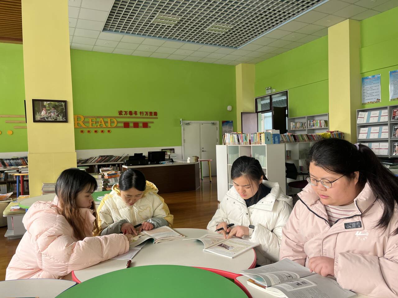 凝聚集体智慧  打造理想课堂（一百四十二）花港一小集体备课活动_html_m33abd7bc.jpg