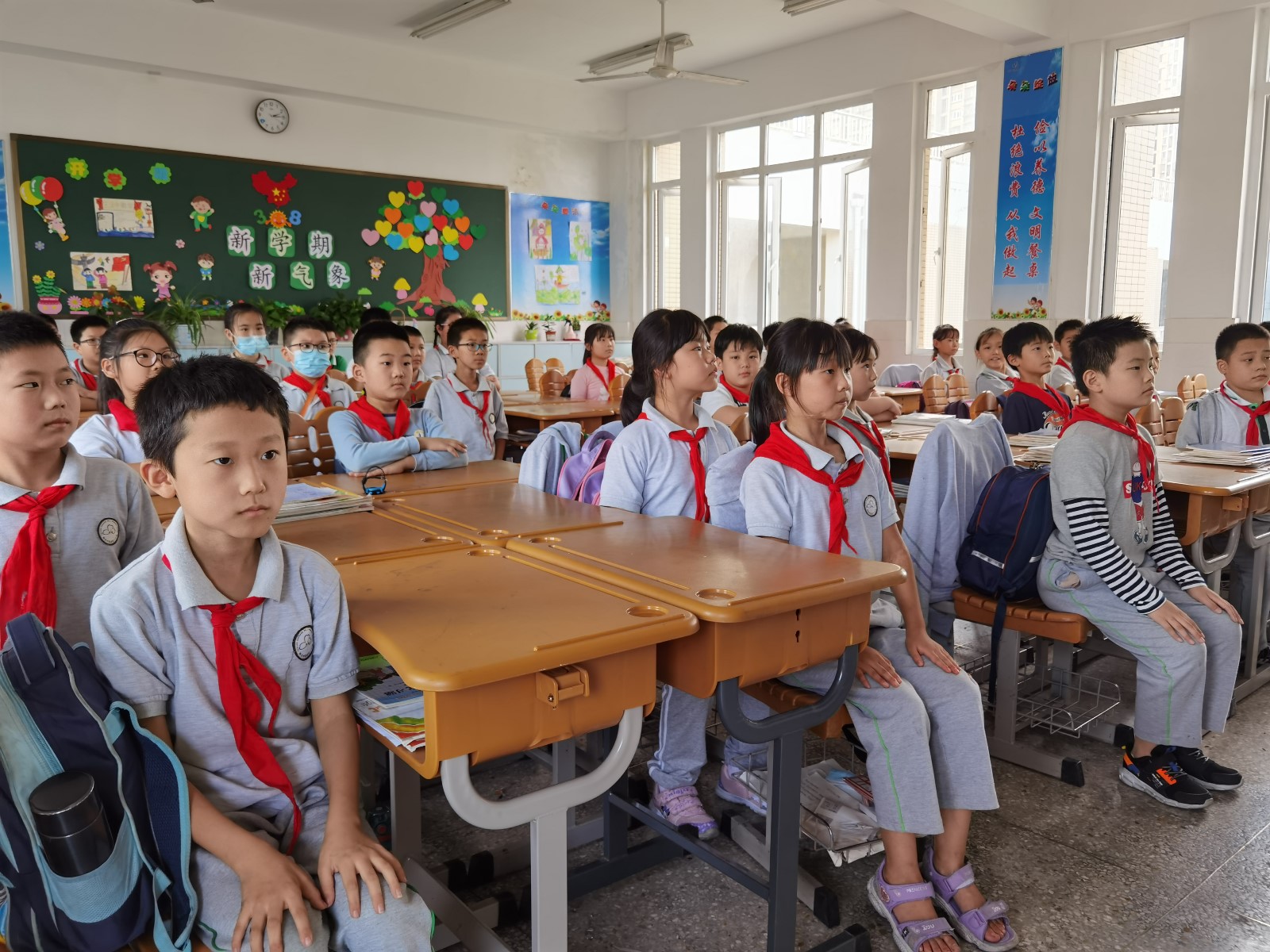 【花港一小】预防近视，从我做起，从现在做起 ——花港一小预防近视宣传周主题广播