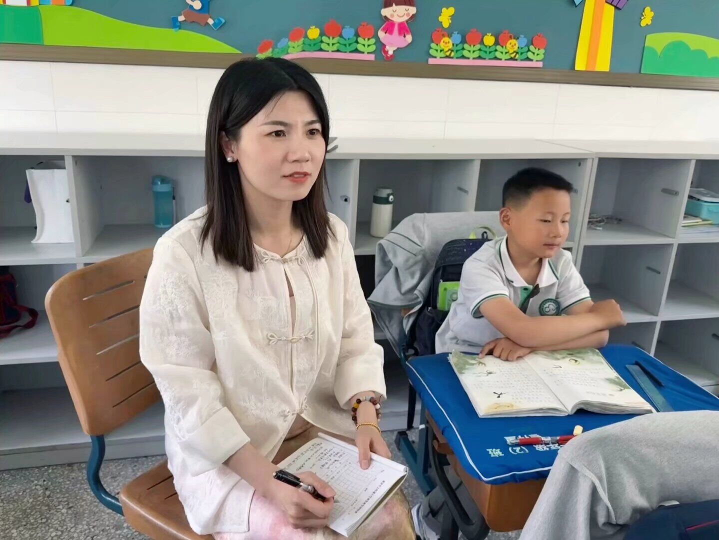 【花港一小】“守”好主阵地 “推”出新成长（一百二十五）花港第一小学推门听课活动