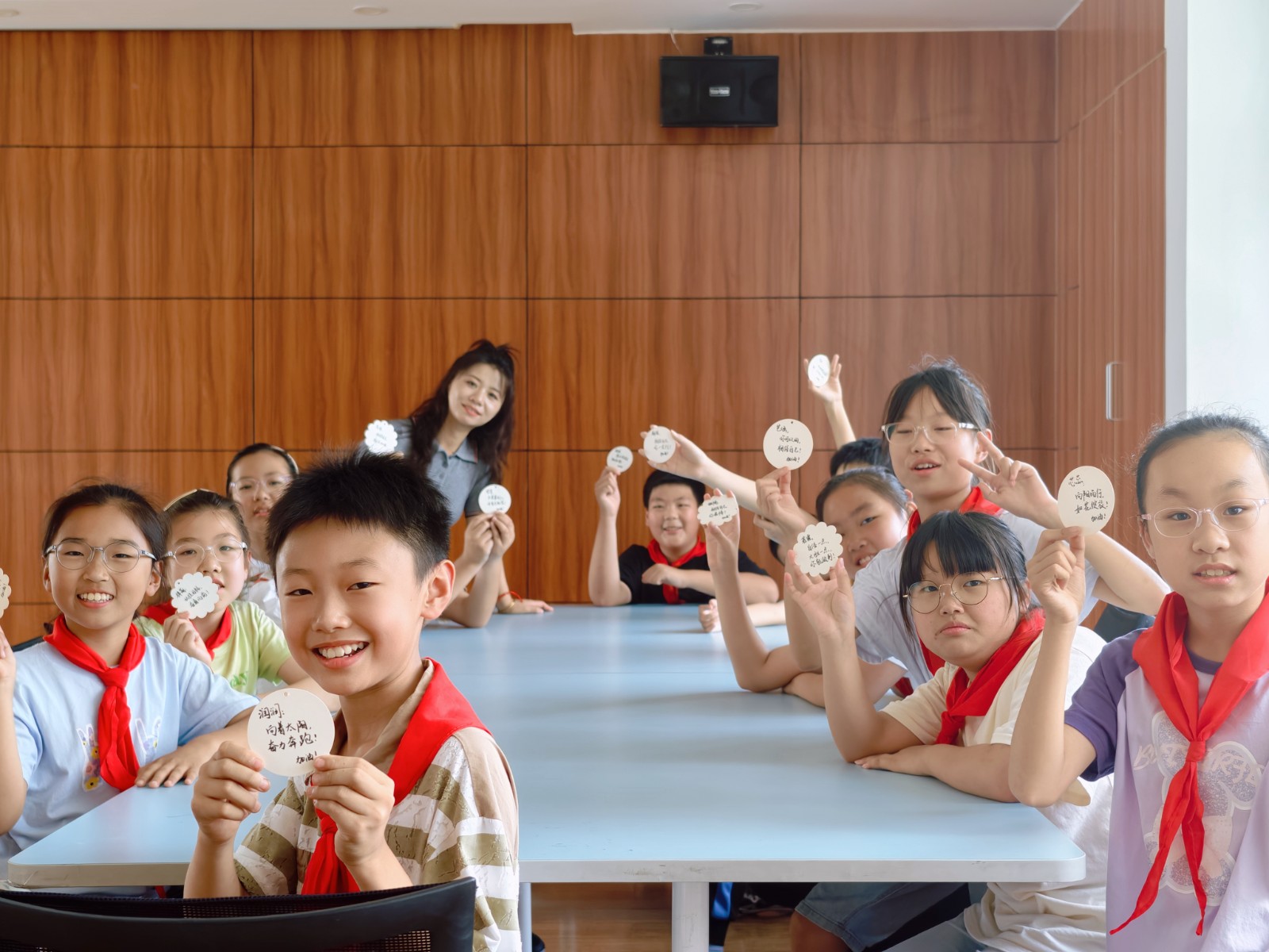 【花港一小】守护“心”世界，自信“赢”考试 ——花港一小六月导师关爱活动