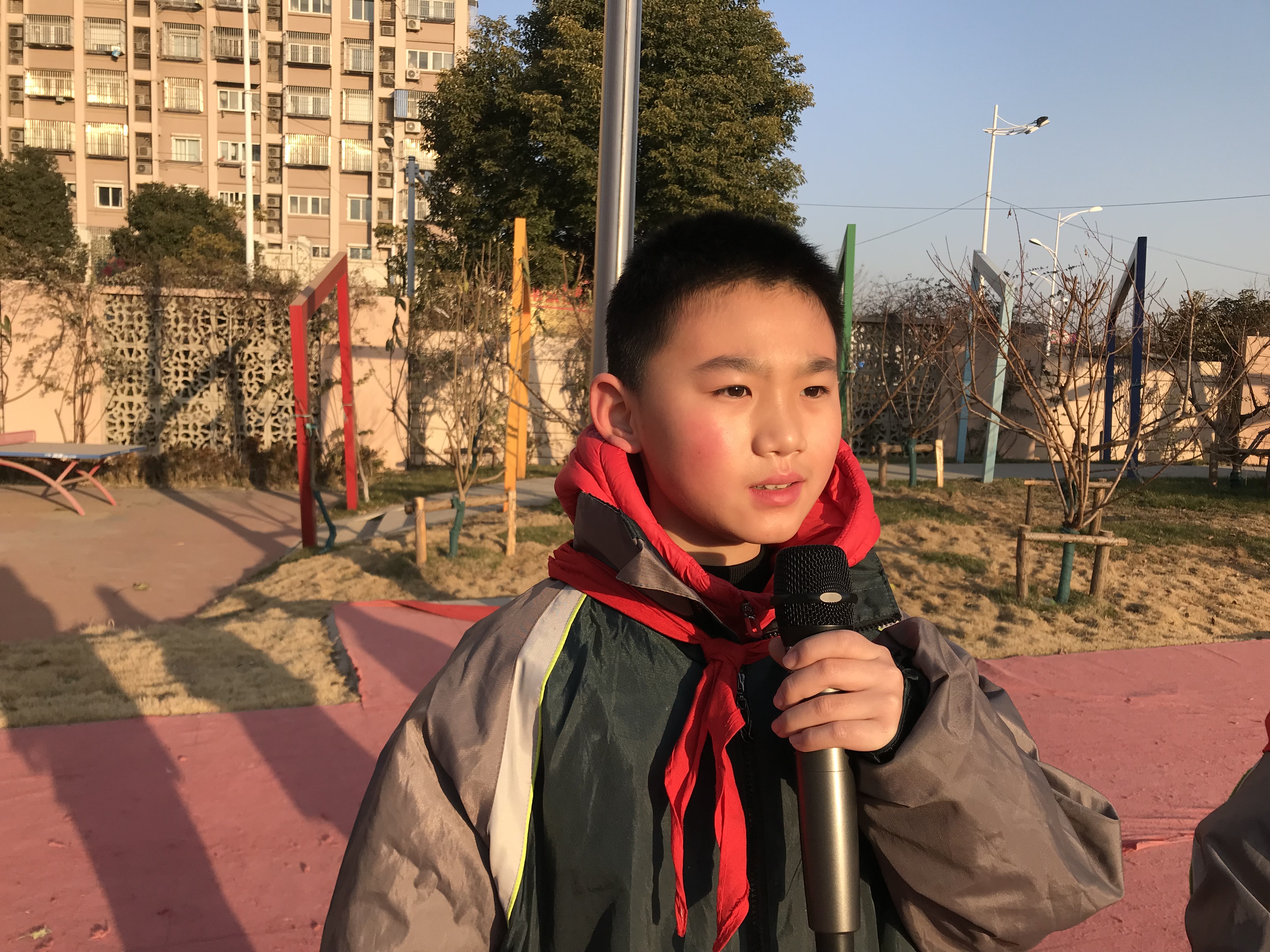 【花港一小】颁发流动红旗 传承文明风尚 （四十七）