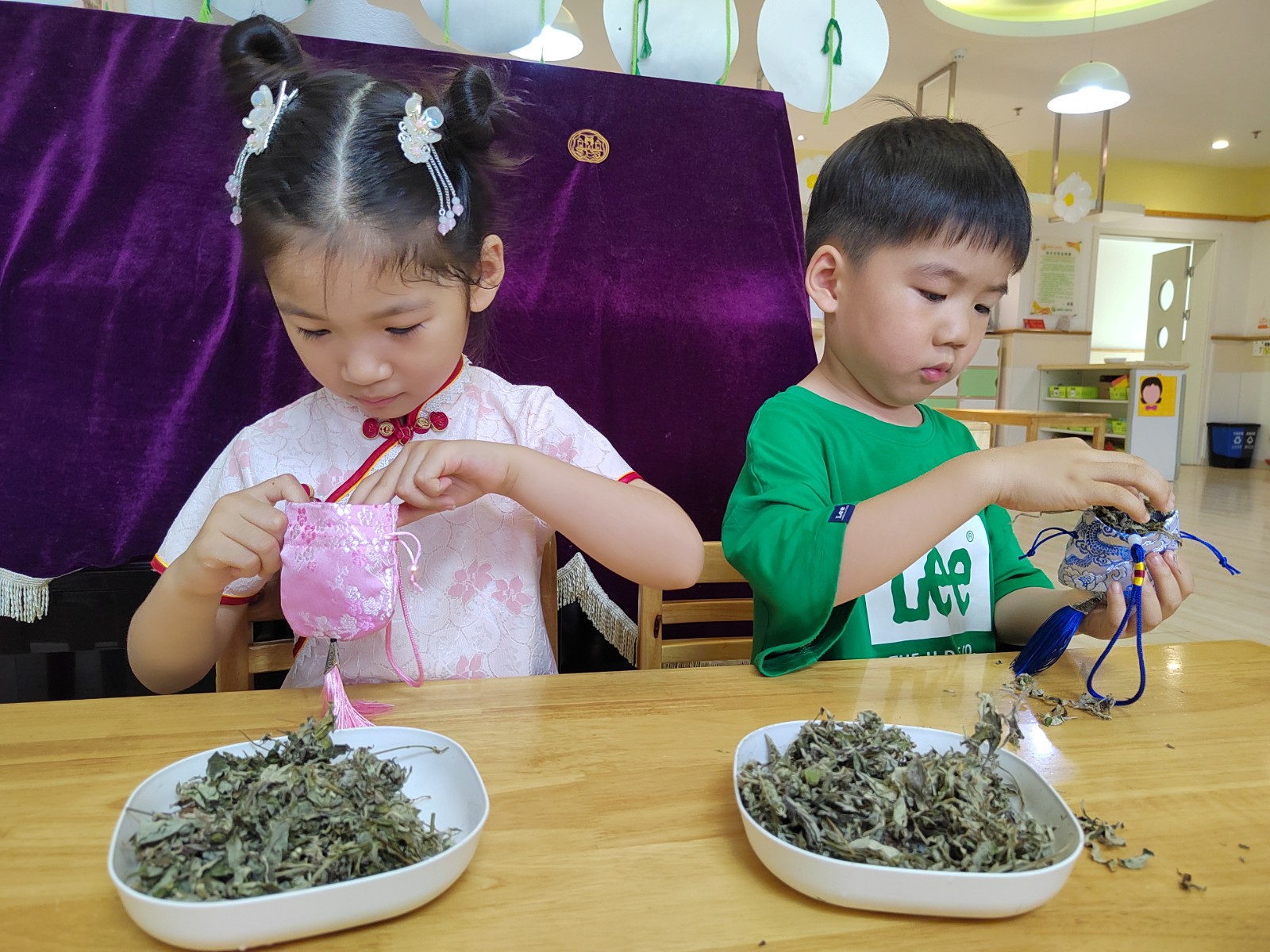 做香包3.jpg