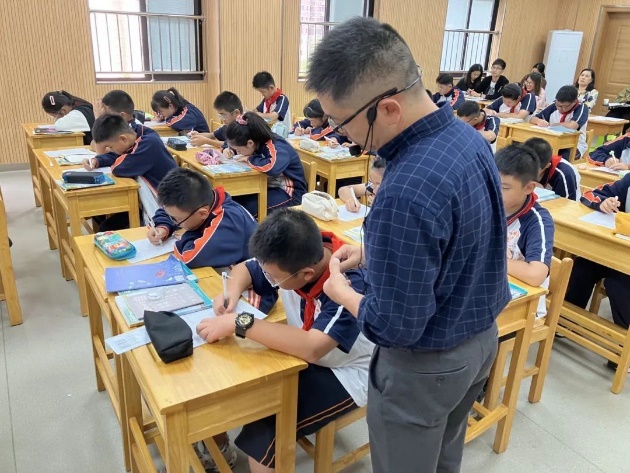 数学组教研_html_ma2d22fa.jpg