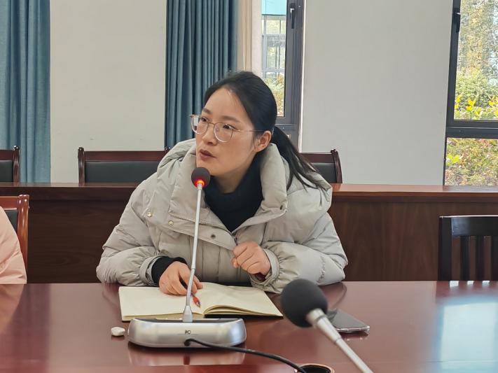 1.14数学期末质量分析会侧记(1)_html_m58f195da.jpg