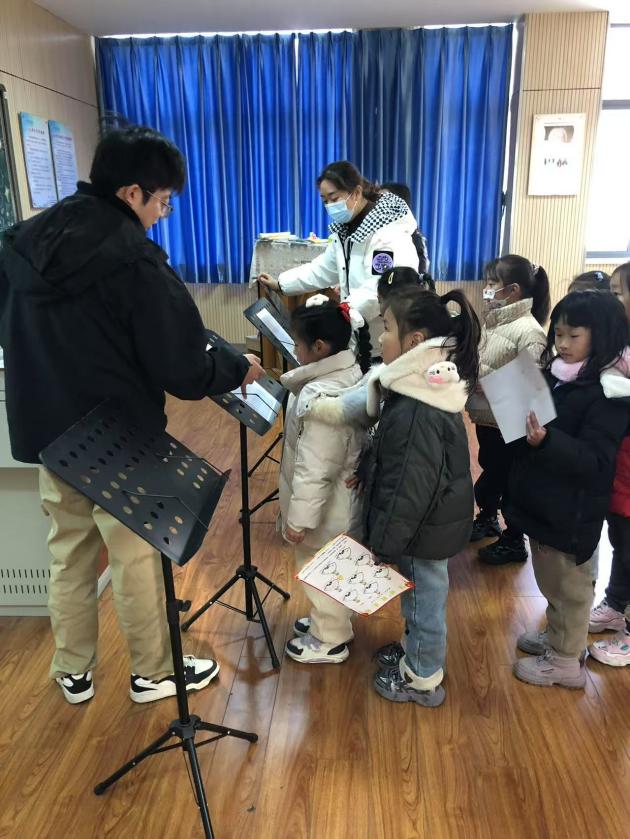 【正学丁三】灵蛇启智 精彩无“笔”—— 南京市丁家庄第三小学一、二年级无纸化测试活动_html_m7e361035.jpg