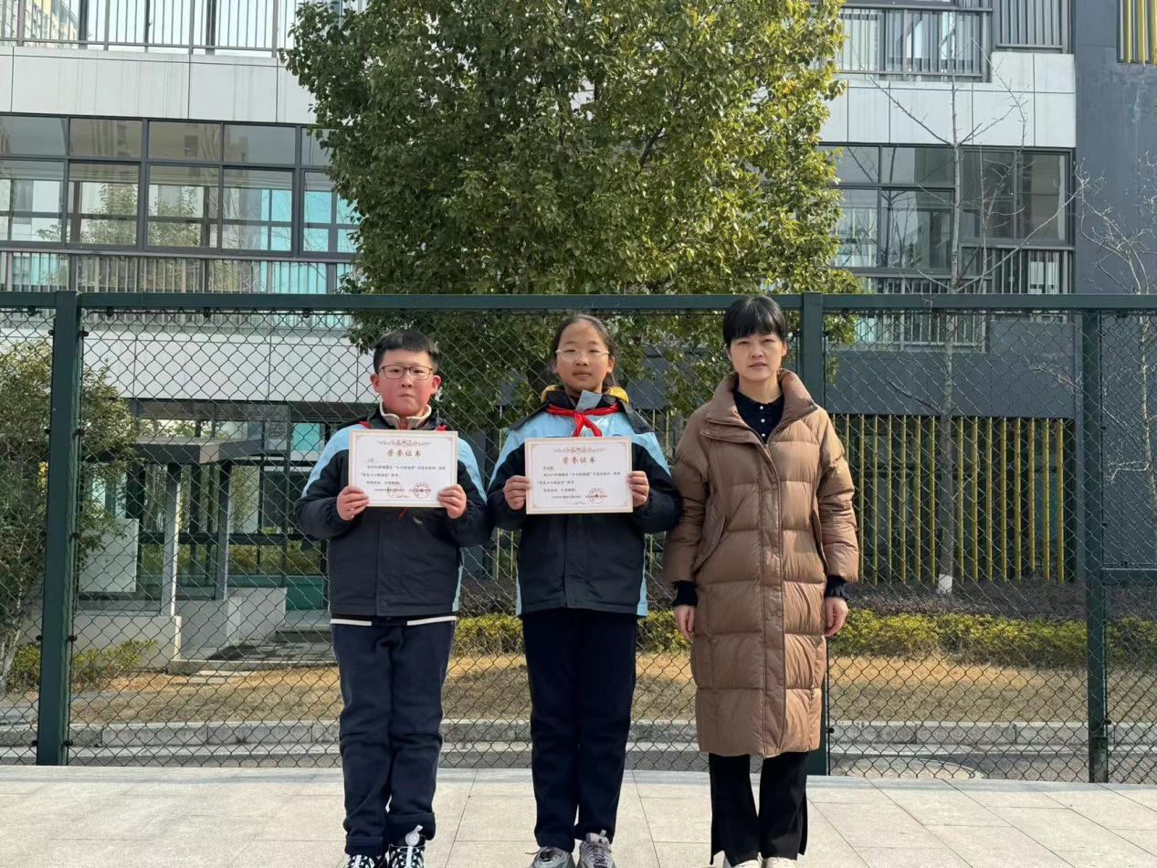 第二周升旗仪式报道稿_html_m28d21069.jpg