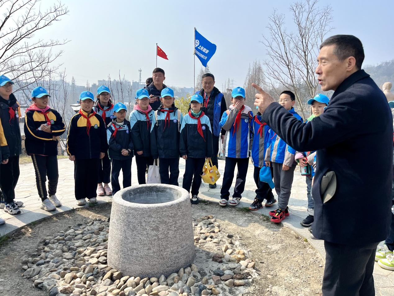 【正学丁三·德育】“礼”遇行知，“仪”见成长_html_m27e8cada.jpg