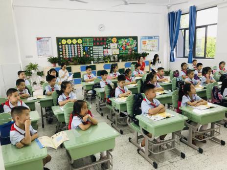 【正学丁三】各抒己见共讨论，集思广益促成长_html_m340c0fb6.jpg