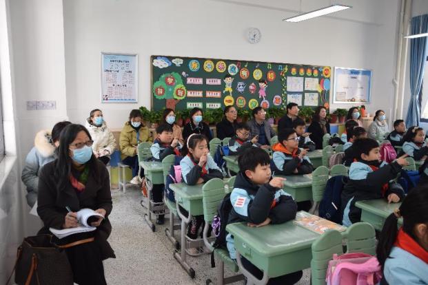 2.25栖霞区三月份中小学督学例会_html_m434e52b5.jpg