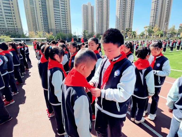 【正学丁三】锤炼高尚品格 争做优秀队员_html_55d47c73.jpg