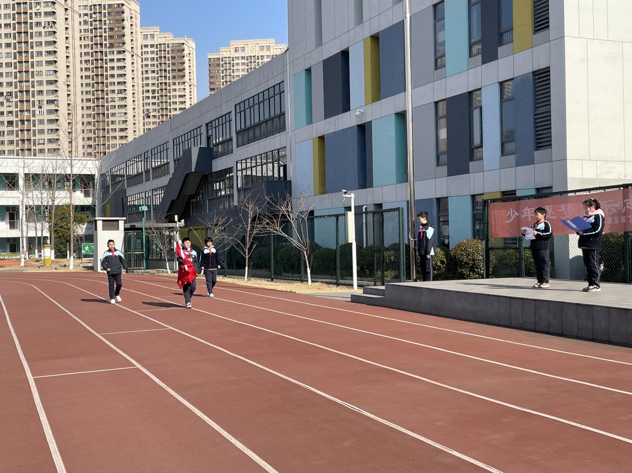 开学典礼新闻稿_html_m3aea1951.jpg