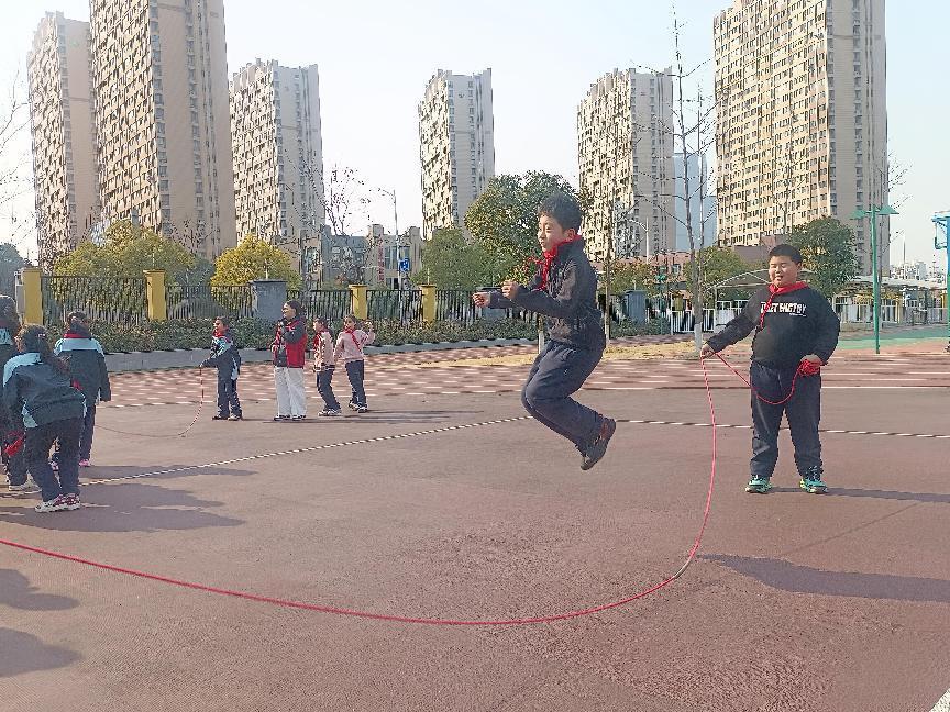 【正学丁三· 教学】阳光大课间，活力满校园(3)_html_m6ae3fc1e.jpg