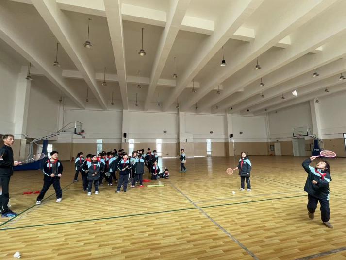 【正学丁三·德育】“羽”你同行 快乐陪伴_html_m40fdbb1c.jpg