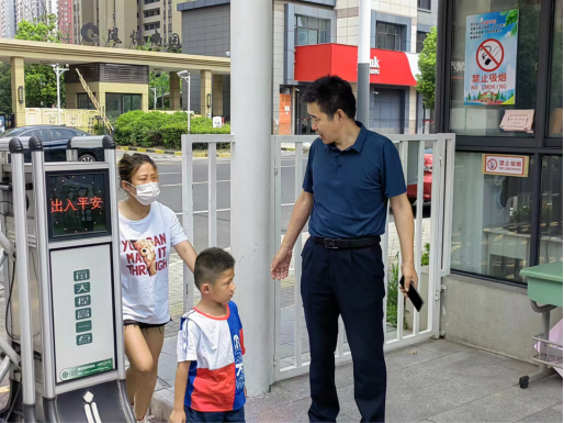 【正学丁三】格桑不语+盎然迎“新”——丁家庄第三小学新生领取入学通知书侧记144.png