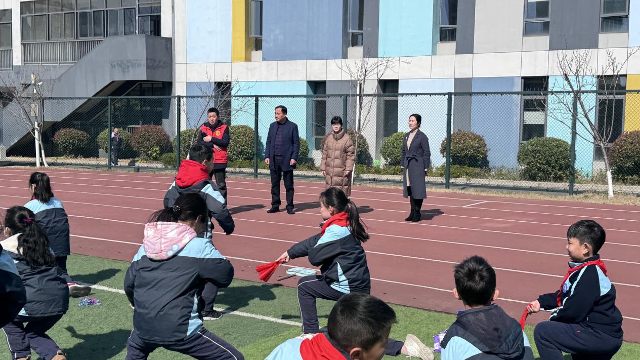 【正学·丁三】督学亲临查细节，校园督导促提升_html_502505a5.jpg