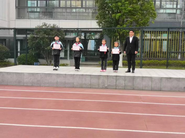 【正学丁三】童话润童心，故事伴成长_html_1ed4337.jpg