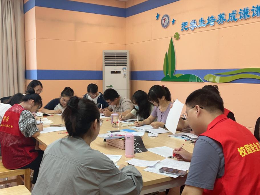 9.14数学组骨干示范课展示活动侧记(1)_html_m7af0b0d3.jpg