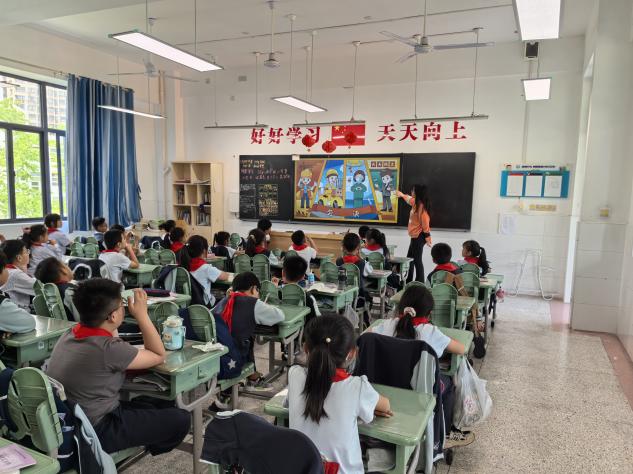 【正学丁三·德育】“劳动桥梁跨家校，润心铺路向未来”——南京市丁家庄第三小学开展劳动周主题系列活动侧记_html_40a8d1b1.jpg