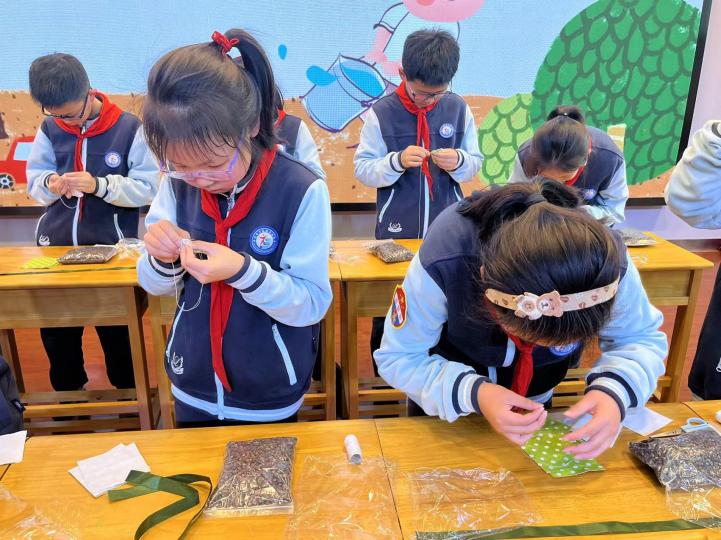 劳动技能大赛新闻稿(1)_html_m3f6ce0f1.jpg